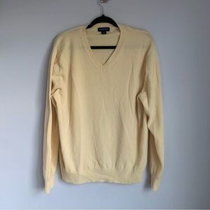 Lands' End Men's V-Neck Sweater in Light Yellow
